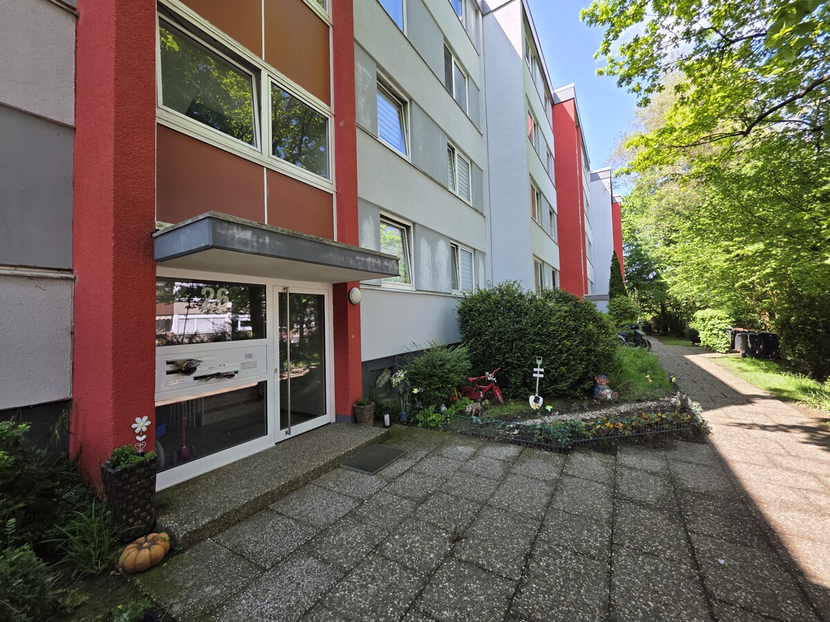 ueber-den-daechern-von-dorstfeld-helle-2-zimmer-wohnung-mit-traumblick-balkon-jetzt-verlieben