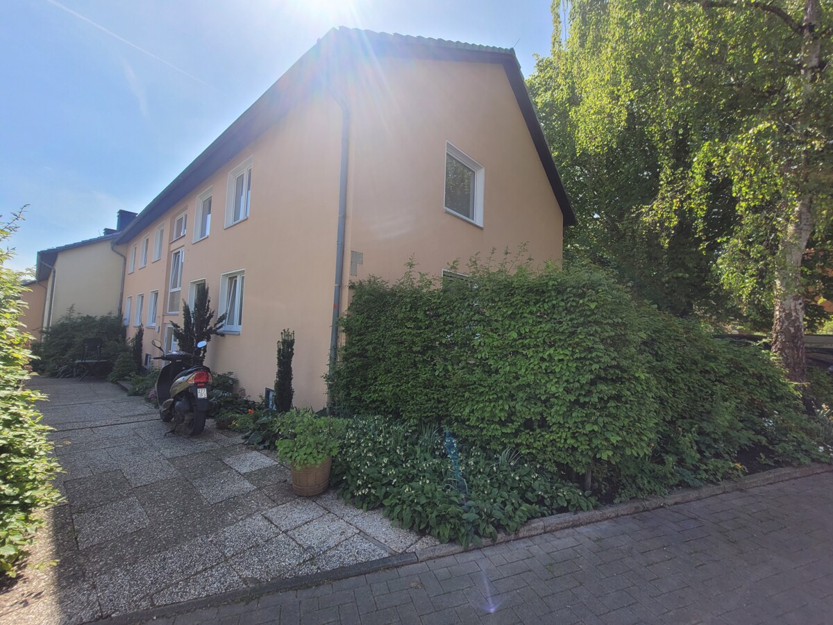 erstbezug-nach-hochwertiger-renovierung-in-duesseldorf-3-zi-wohnung-mit-terrasse-en-suite-bad