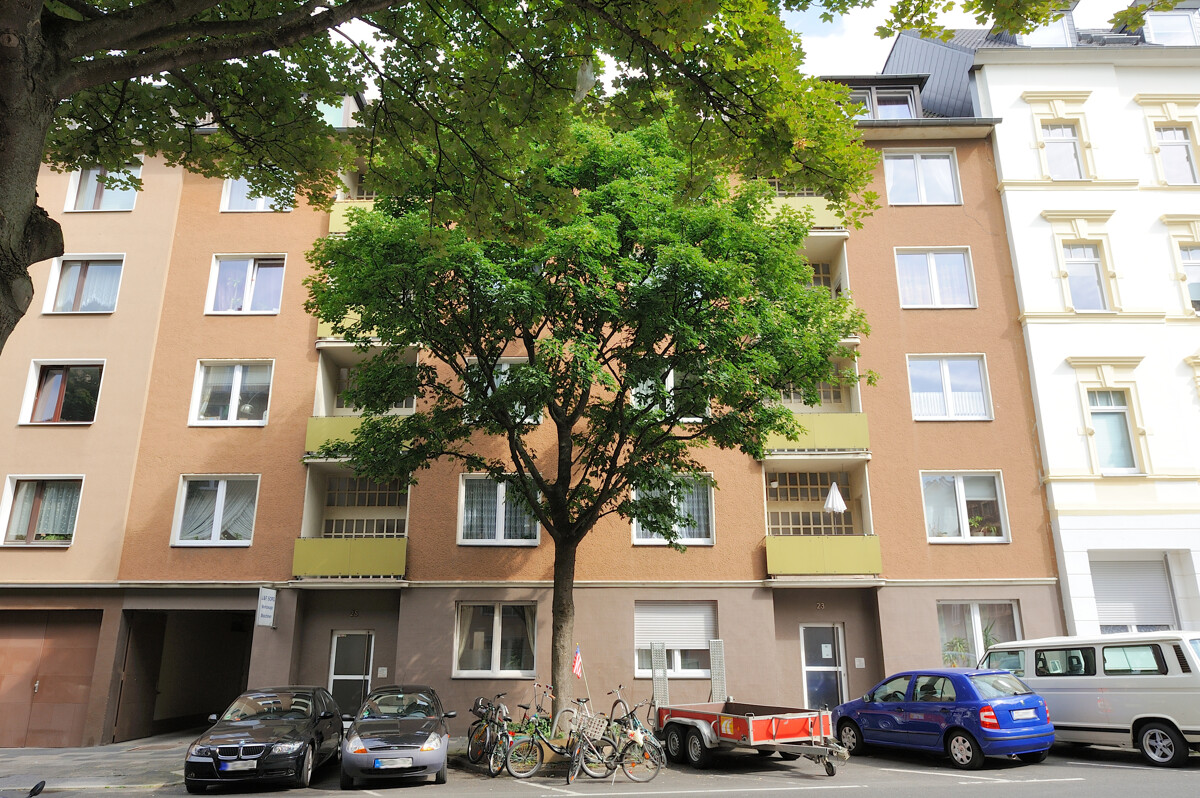 renovierte-altbau-2-zimmer-wohnung-im-1-og-in-duesseldorf-benrath-jetzt-verlieben-und-einziehen